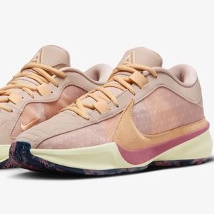 Nike Giannis Freak 5